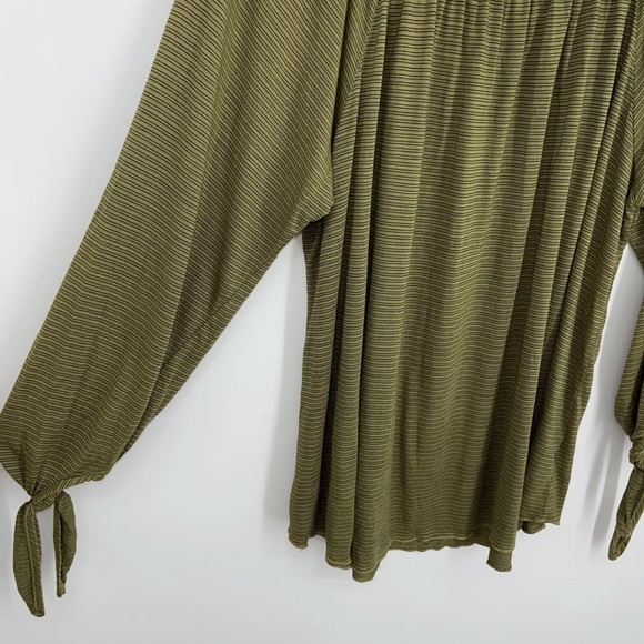 Plume and Thread Green Striped Blouse Top Size M/L - Picture 2 of 4